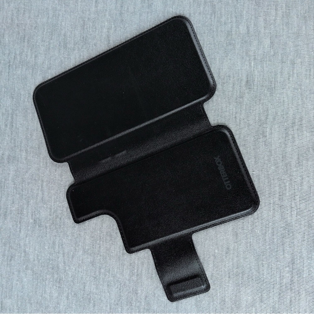 Otterbox Detachable Folio Wallet for MagSafe- for iPhone 14 and 15 - Picture 13 of 15